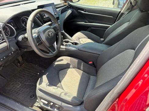 Used 2021 Toyota Camry LE FWD image 5