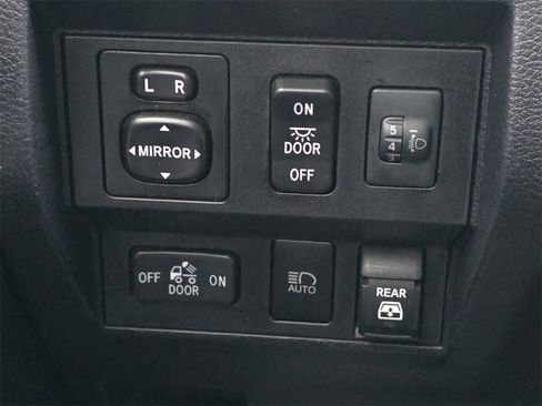 Used 2021 Toyota Tundra Limited image 27