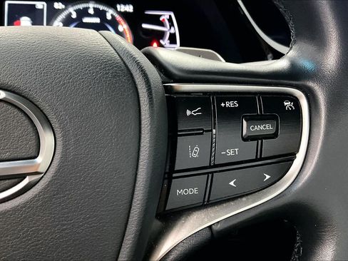 Used 2025 Lexus ES 300h w/ Premium Package FWD image 25
