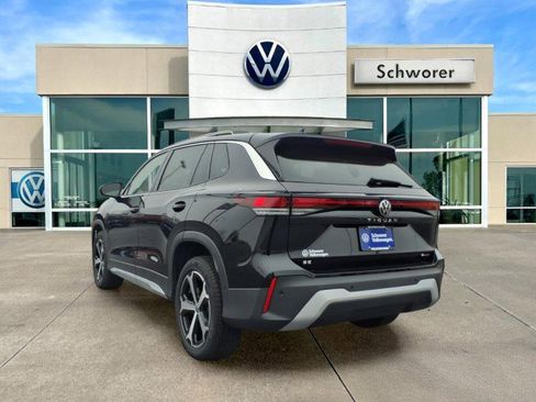 New 2026 Volkswagen Tiguan SE image 3