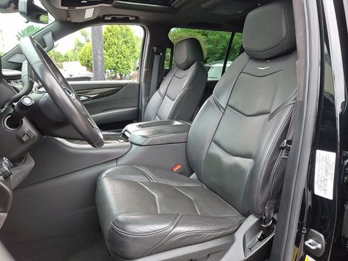 Used 2020 Cadillac Escalade ESV Platinum AWD/4WD image 17