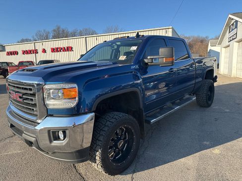 Used 2017 GMC Sierra 2500 SLE image 3