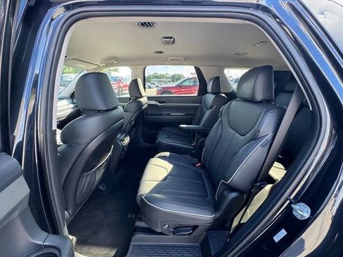 Used 2025 Hyundai Palisade SEL FWD image 12