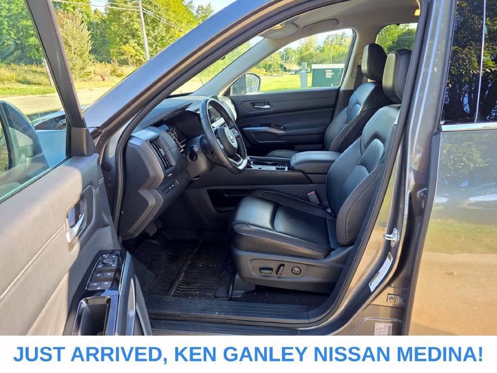 Certified 2024 Nissan Pathfinder SL AWD/4WD image 13