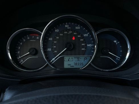 Used 2015 Toyota Corolla LE image 31