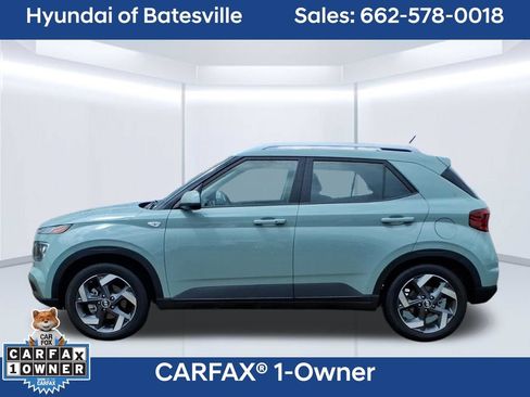 Used 2025 Hyundai Venue SEL FWD image 2