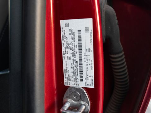 Used 2020 Ford Escape SE image 38