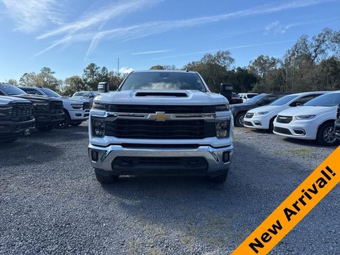 Used 2024 Chevrolet Silverado 2500 LT image 8