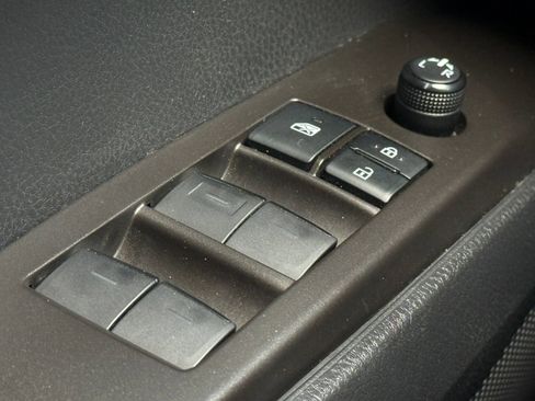 Used 2021 Toyota Camry SE AWD/4WD image 33