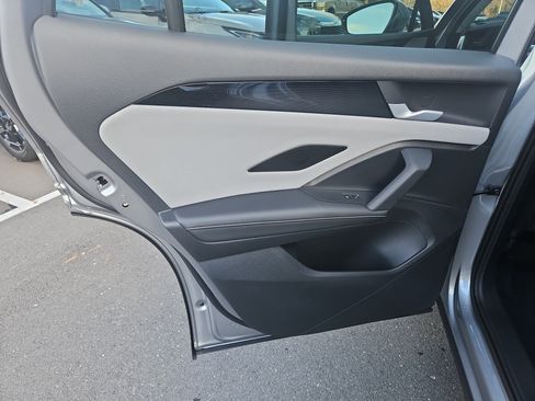 New 2025 Volkswagen Tiguan SE image 22