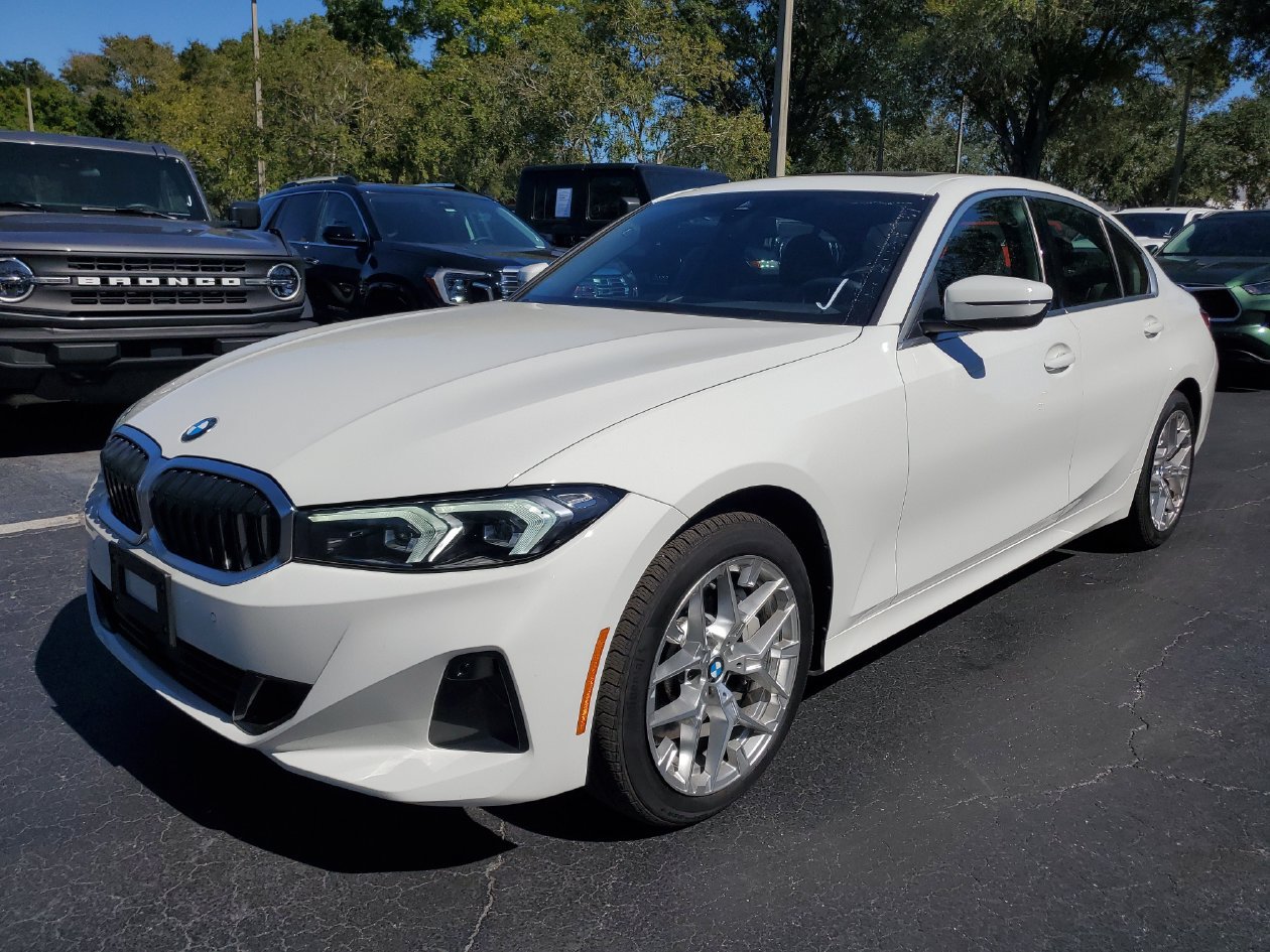 Used 2026 BMW 330i xDrive Sedan AWD/4WD image 2