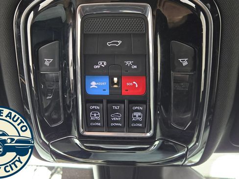 Used 2021 Jeep Grand Cherokee L Overland w/ Luxury Tech Group IV AWD/4WD image 21