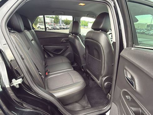 Used 2020 Chevrolet Trax LT w/ Driver Confidence Package AWD/4WD image 20