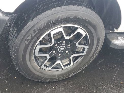 Used 2023 Ford Bronco Outer Banks image 5