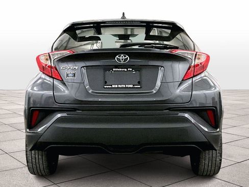 Used 2022 Toyota C-HR XLE image 4