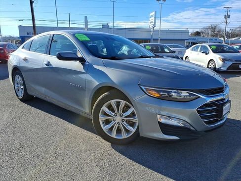 Used 2024 Chevrolet Malibu LT image 2