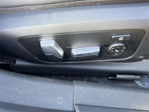 Used 2019 BMW 330i xDrive 330i xDrive w/ Premium Package image 11