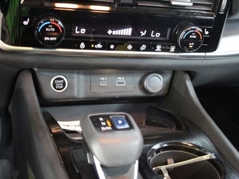 Used 2021 Nissan Rogue SV AWD/4WD image 18