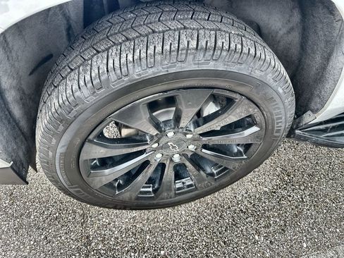 Used 2024 Chevrolet Tahoe LT w/ Luxury Package image 8