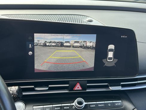 Used 2023 Hyundai Elantra Limited FWD image 27