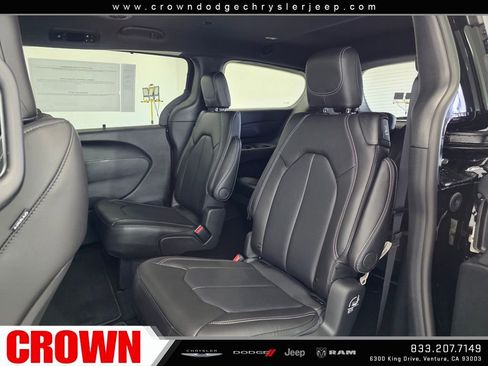 New 2026 Chrysler Pacifica Select w/ S Appearance Package FWD image 12