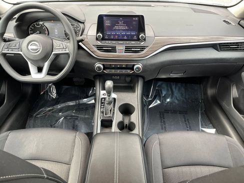 Used 2025 Nissan Altima 2.5 SV image 30