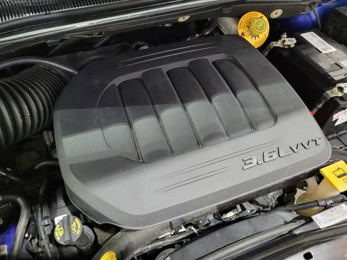 Used 2019 Dodge Grand Caravan SXT w/ Rear Park Assist Package image 25