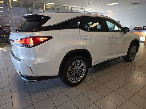Used 2022 Lexus RX 450hL Luxury w/ Cold Area Package (CT) image 8