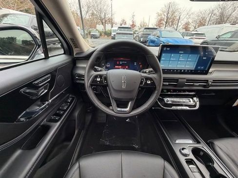 New 2026 Lincoln Corsair Premiere image 9