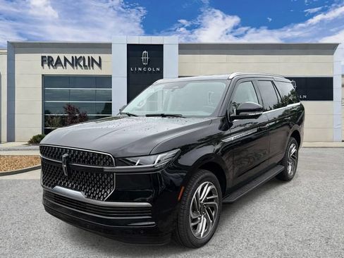 New 2026 Lincoln Navigator Premiere AWD/4WD image 3