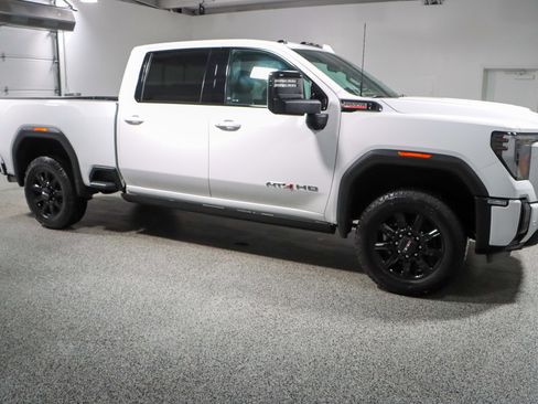 Used 2024 GMC Sierra 2500 AT4 w/ AT4 Premium Plus Package image 6