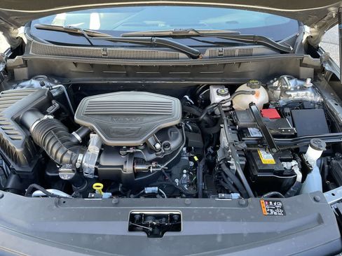 Certified 2024 Cadillac XT6 Premium Luxury w/ LPO, Floor Liner Package image 38