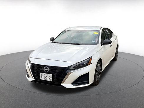 Used 2025 Nissan Altima 2.5 SV image 8