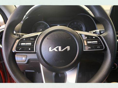 Used 2023 Kia Forte LXS image 27