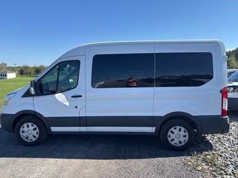 Used 2017 Ford Transit 150 XLT image 5