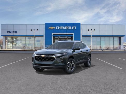 New 2026 Chevrolet Trax LT w/ Driver Confidence Package image 8