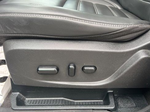 Used 2019 Ford Escape SEL image 22