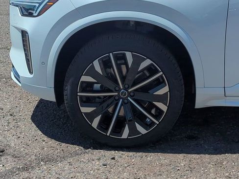 New 2025 Volvo XC90 B6 Plus w/ Protection Package Premier image 11
