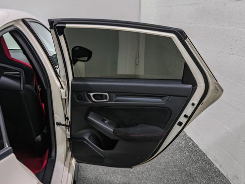 Used 2025 Honda Civic Type R image 15