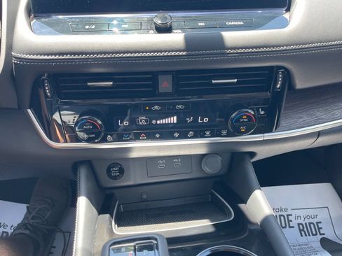 Used 2025 Nissan Rogue Platinum w/ Tech Package FWD image 20