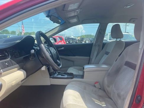 Used 2014 Toyota Camry LE w/ Protection Package FWD image 13