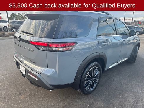 New 2026 Nissan Pathfinder Platinum image 8