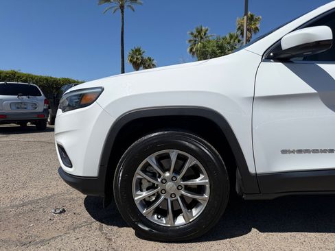 Certified 2021 Jeep Cherokee Latitude Lux w/ Comfort/Convenience Group AWD/4WD image 10