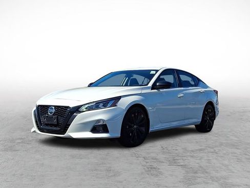 Used 2022 Nissan Altima 2.5 SR w/ Midnight Edition Package AWD/4WD image 3