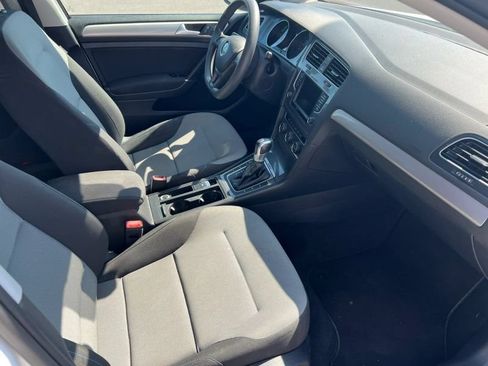 Used 2016 Volkswagen e-Golf SE w/ DC Fast Charging Package FWD image 7