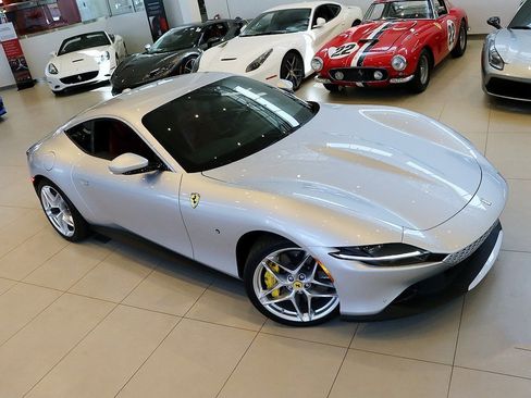 Certified 2021 Ferrari Roma image 14