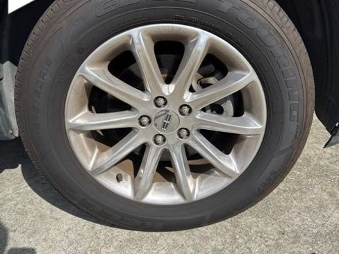 Used 2014 Lincoln MKX FWD w/ Equipment Group 101A image 7