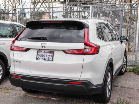 Used 2023 Honda CR-V EX image 9