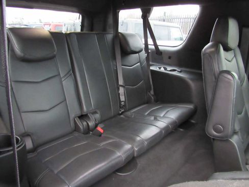 Used 2018 Cadillac Escalade ESV Platinum image 11