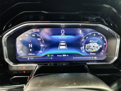 Used 2025 Chevrolet Silverado 2500 LT w/ Convenience Package image 10